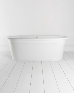 Oslo bath in white skirt
