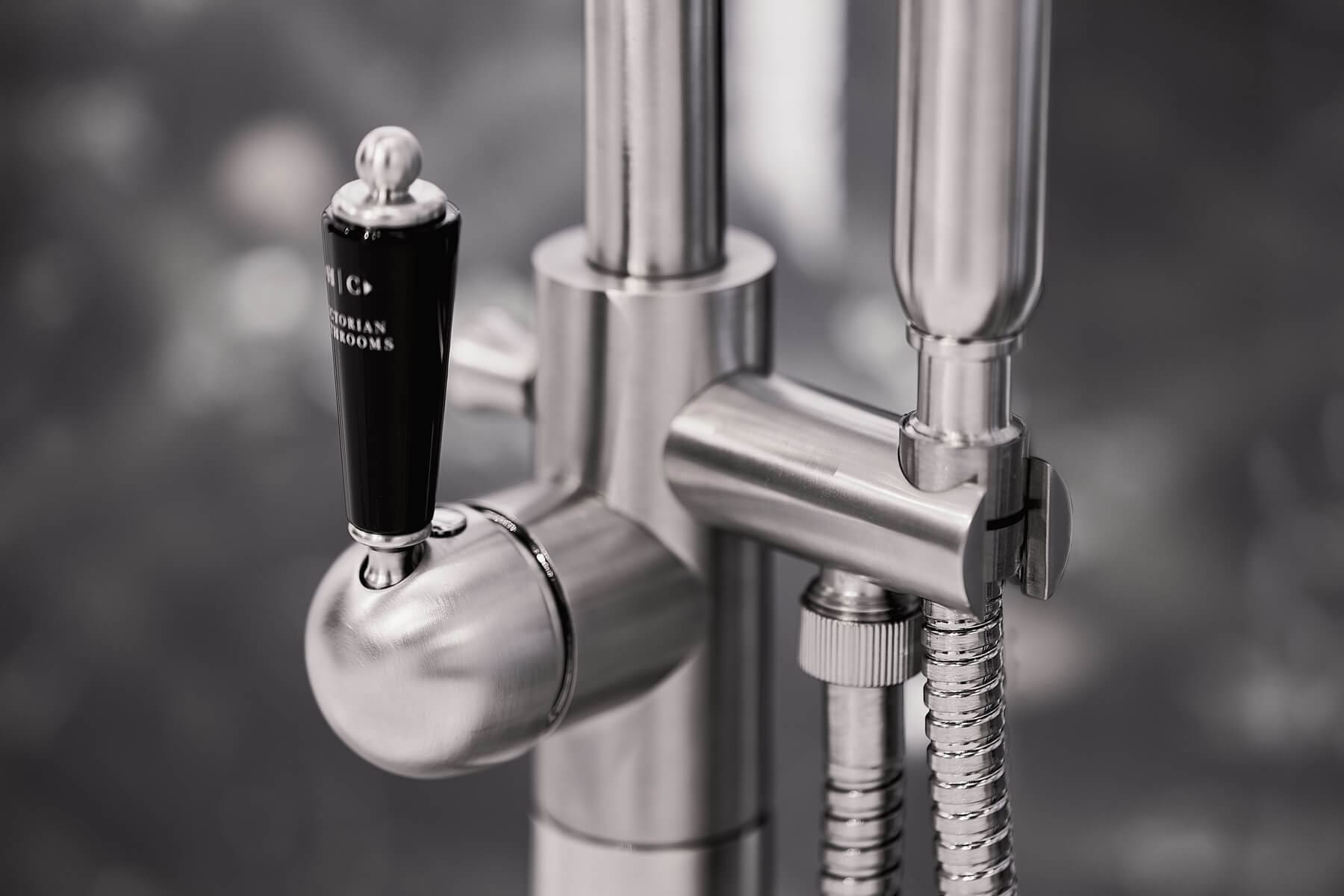BRITANNIA BRUSHED NICKEL BATH FILLER